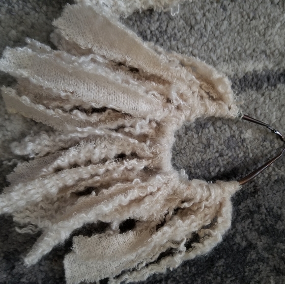 Large fabric hoop earrings - Picture 3 of 3